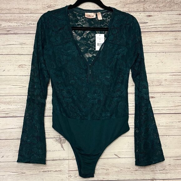 Willow Root Tops - NWT Willow Root LS Lace Bodysuit w/ Bell Sleeve Large